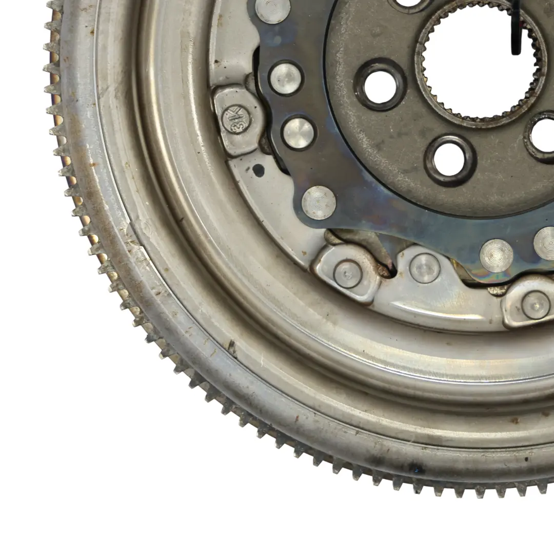 Zweimassen Schwungrad Automatik Getriebe für Audi A3 8P mit Teilenummer 06F105266 Audi A3 8P Zweimassen Schwungrad Automatik Getriebe - SKU 06F105266 - Teilenummer 06F105266