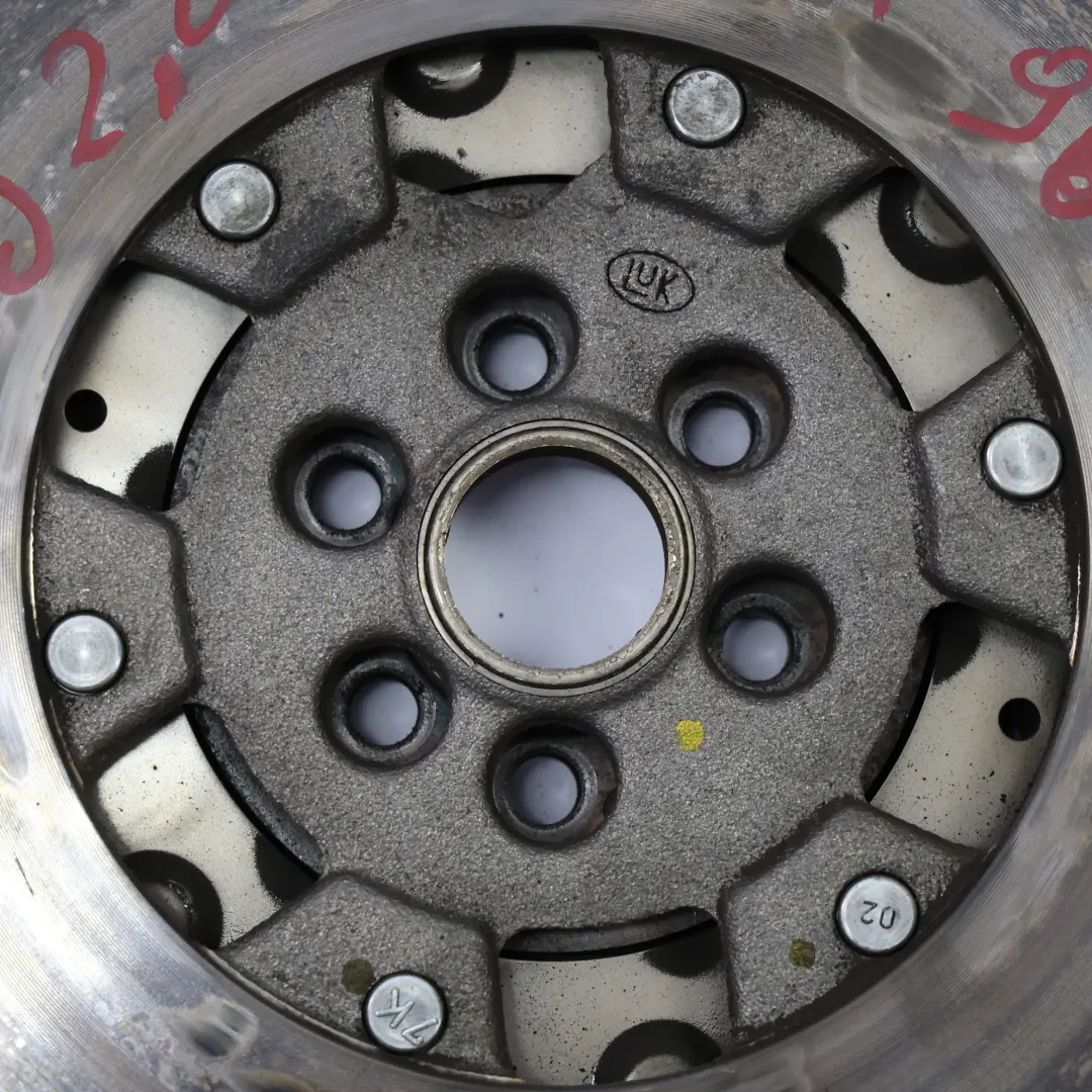 BWA Volante Manual Dualmass para Audi TT 8J 2.0 TFSI con número de pieza 06F105266K Audi TT 8J 2.0 TFSI BWA Volante Manual Dualmass - SKU 06F105266K - Número de pieza 06F105266K