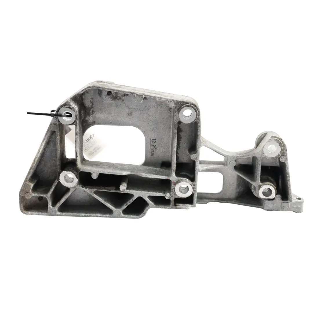 Audi A3 8P 1.6 MPI BSE Benzin Lichtmaschinenhalter Halterung Träger - SKU 06F903143F - Teilenummer 06F903143F