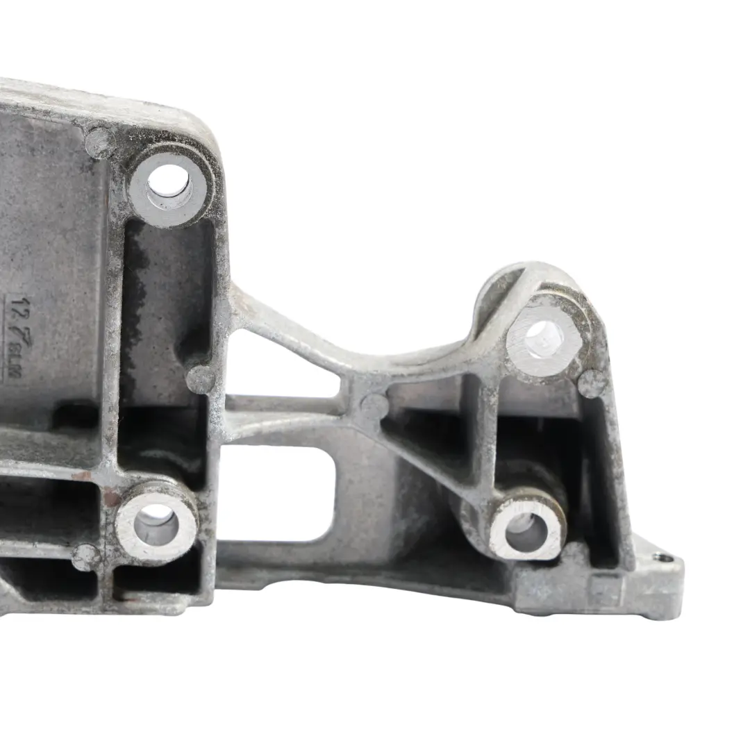 Audi A3 8P 1.6 MPI BSE Benzin Lichtmaschinenhalter Halterung Träger - SKU 06F903143F - Teilenummer 06F903143F