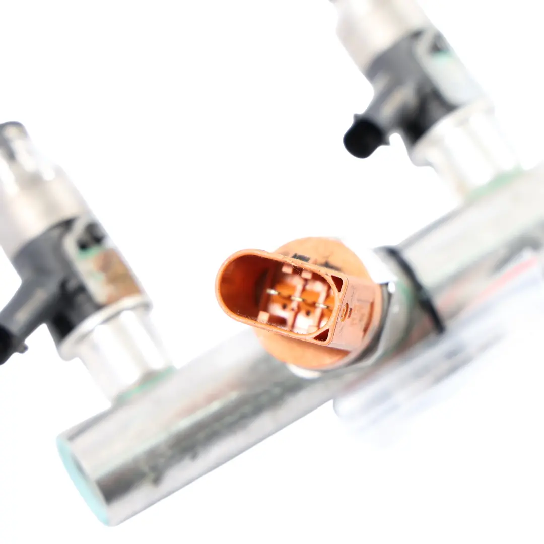  Iniezione Fuel Rail Audi A7 S7 4G8 4.0 TFSI Iniettori Sinistra Linea - SKU 079133315BD - Numero di parte 079133315BD