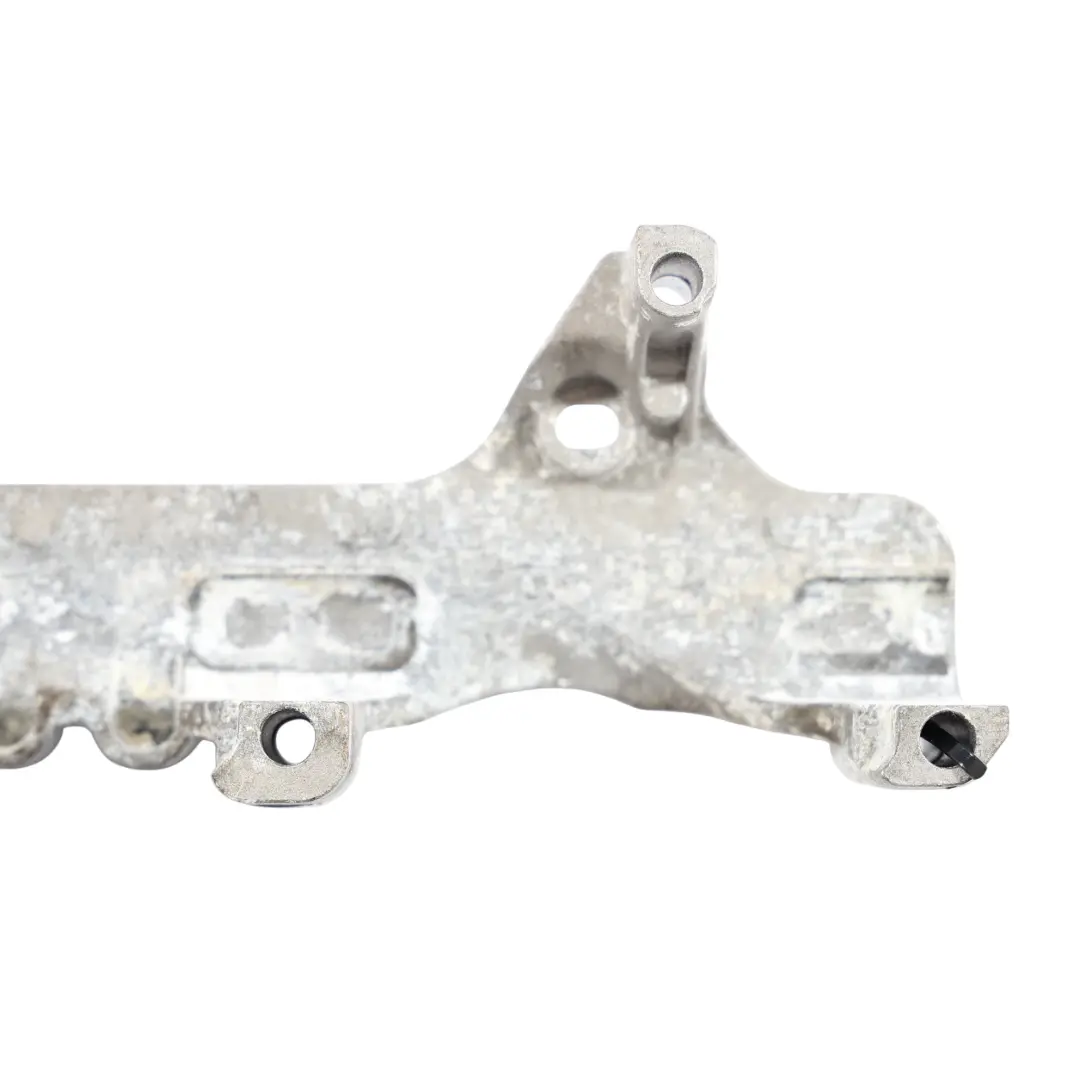 4G8 A8 D4 4.0 TFSI Uchwyt Kolektora Dolotowego Prawy 079133340R do Audi A7 S7 o numerze 079133340S Audi A7 S7 4G8 A8 D4 4.0 TFSI Uchwyt Kolektora Dolotowego Prawy 079133340R - SKU 079133340S - Numer Części 079133340S