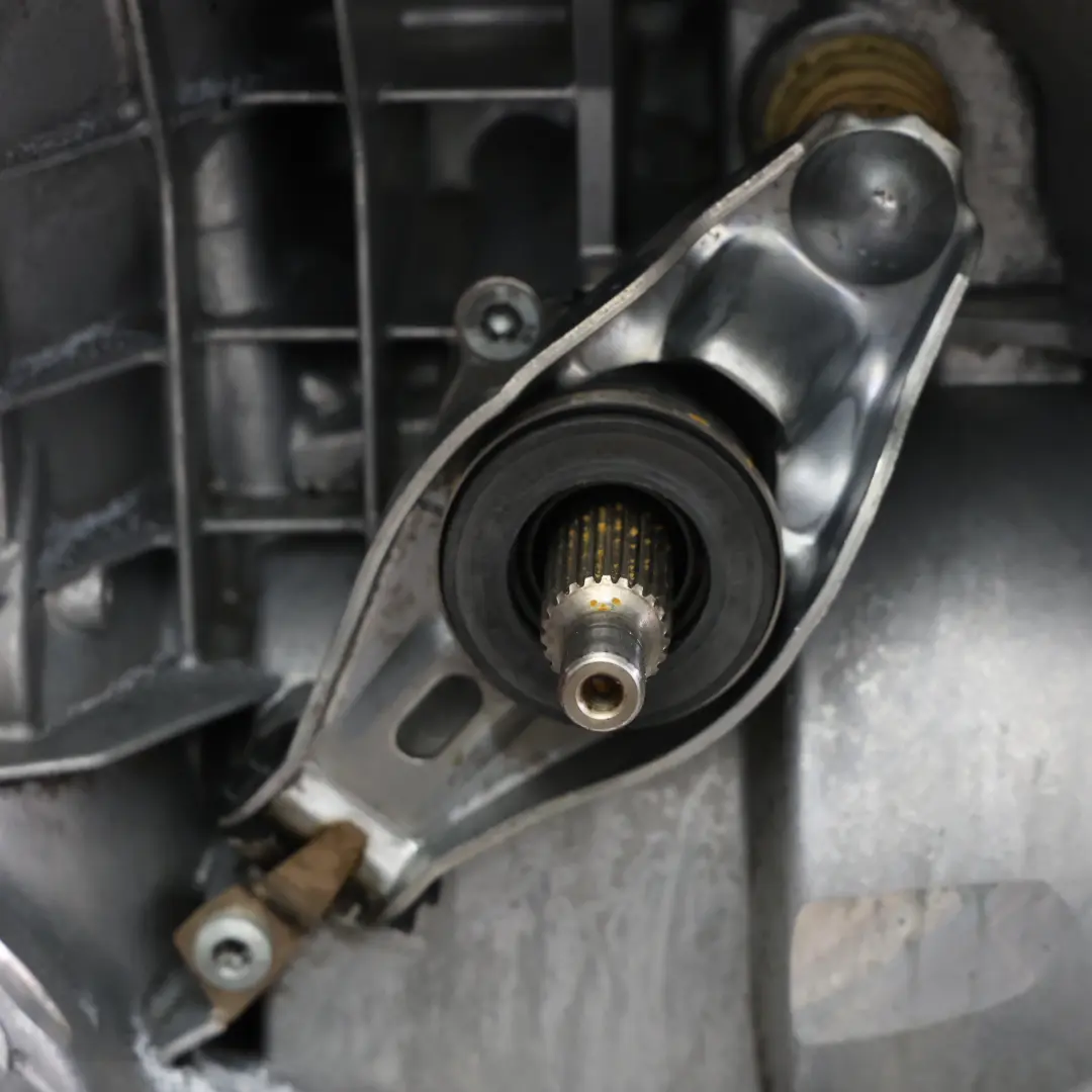 Audi S4 B6 4.2 V8 BBK Quattro Schalt Getriebe 6 Gang FVD GARANTIE - SKU 0A3300040E - Teilenummer 0A3300040E
