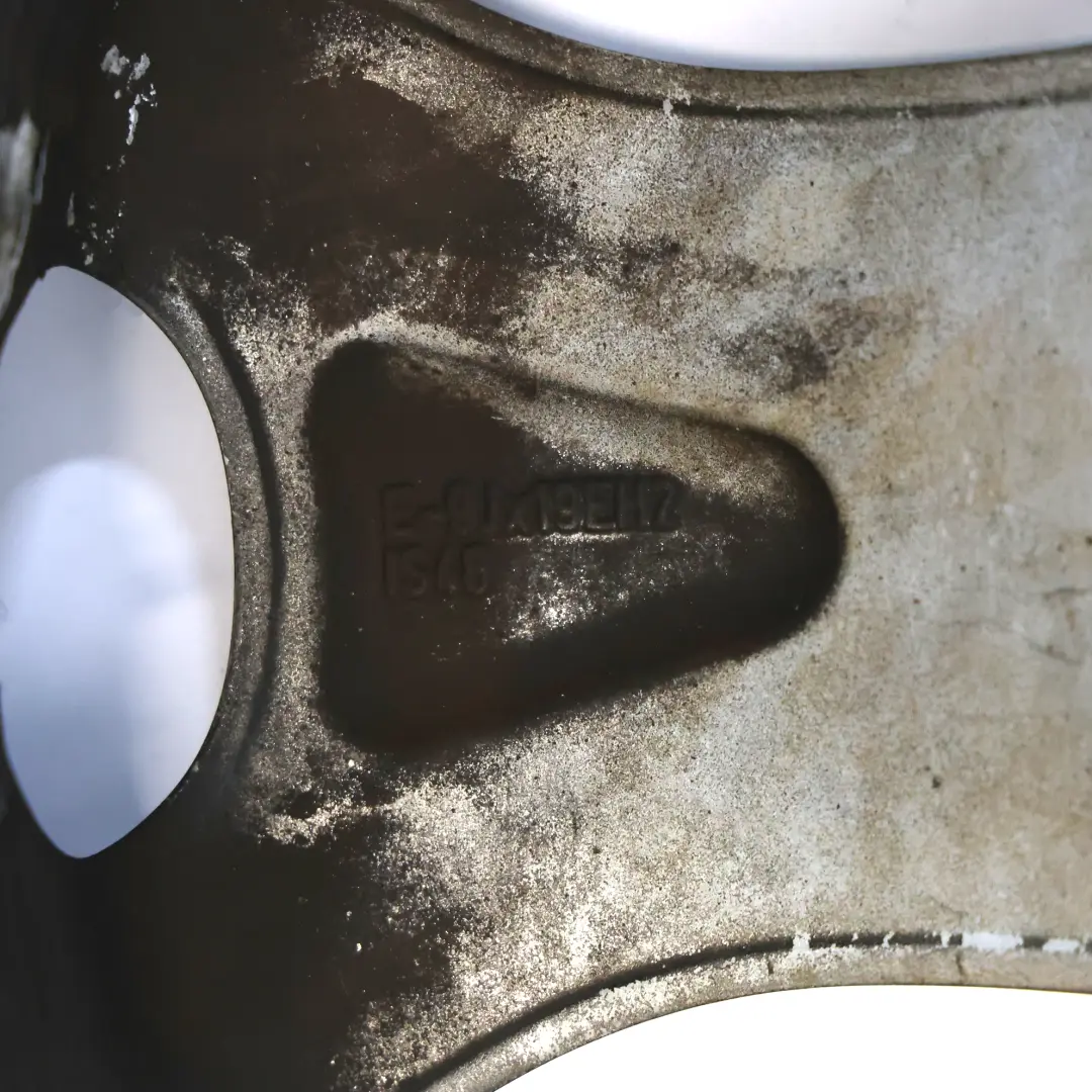 Jante En Alliage Avant Noire 19" à Rayons En V 63 9J ET:48 pour BMW X5 E53 à propos du numéro de pièce 1096231 BMW X5 E53 Jante En Alliage Avant Noire 19" à Rayons En V 63 9J ET:48 - SKU 1096231-4 - Numéro de pièce 1096231