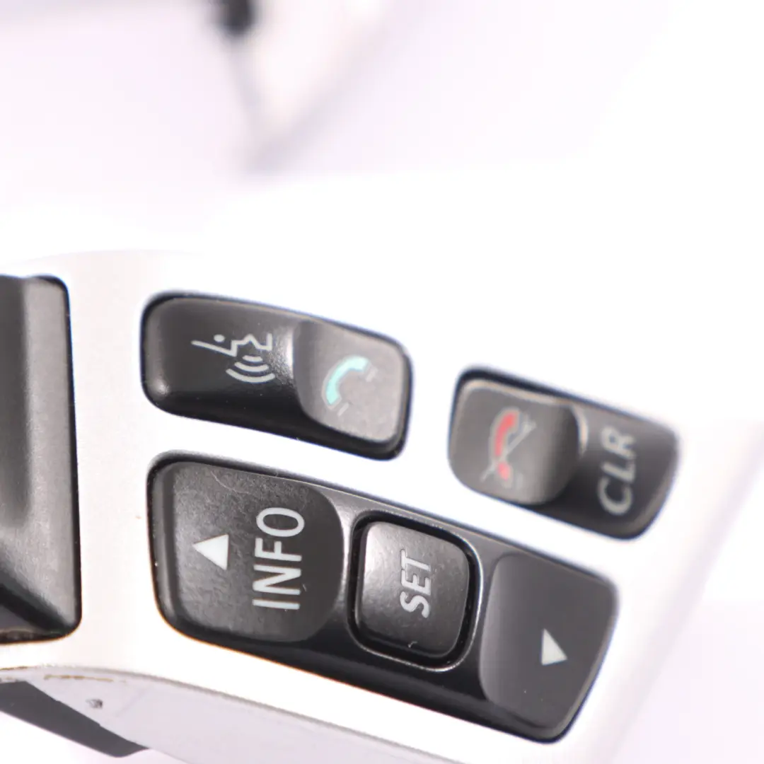 Przyciski Kierownicy Sterowanie Radiem Multifunkcja do SAAB 93 9-3 o numerze 12764169 SAAB 93 9-3 Przyciski Kierownicy Sterowanie Radiem Multifunkcja - SKU 12764169 - Numer Części 12764169