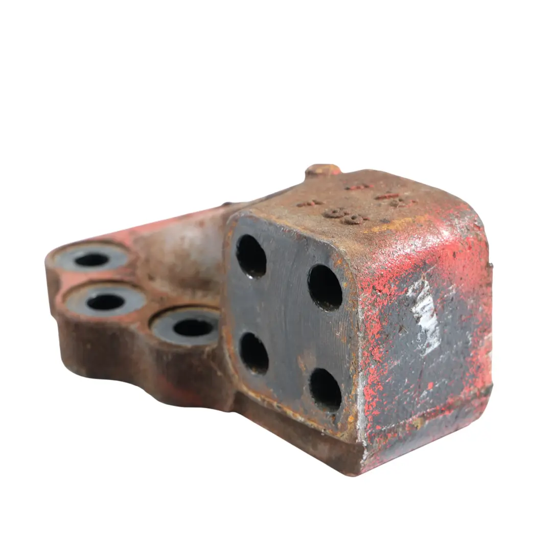 85CF 85.430 XF Engine Mount Carrier Bracket Support to DAF with Part number 1317044 DAF 85CF 85.430 XF Engine Mount Carrier Bracket Support - SKU 1317044 - Part number 1317044