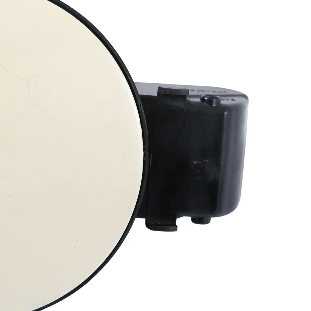 VW New Beetle Aussparung Kraftstoff Klappe Harvest Moon Beige B1M - SKU 1C0809857R-HMB - Teilenummer 1C0809857R