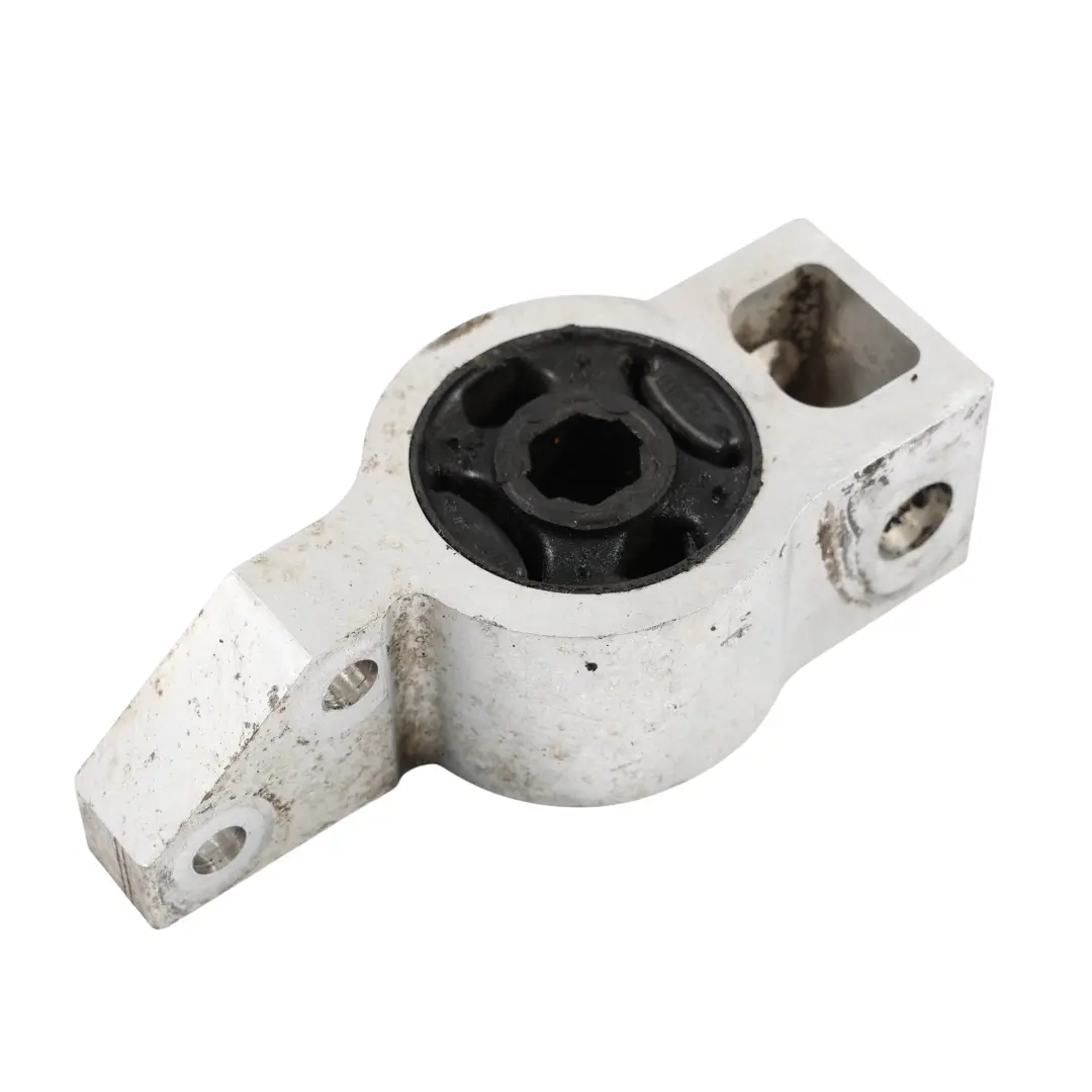 Tuleja Wahacza Lewy Przód Dolny do Audi Volkswagen Skoda Seat o numerze 1K0199231J Audi Volkswagen Skoda Seat Tuleja Wahacza Lewy Przód Dolny - SKU 1K0199231J - Numer Części 1K0199231J