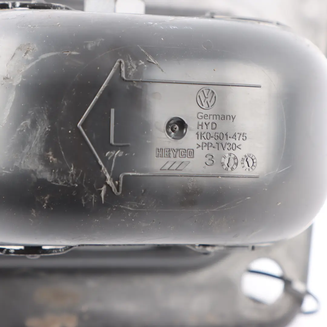 Osłona Wspornik Uchwyt Wahacza Lewy Tył do Audi A3 RS3 8V o numerze 1K0501475 Audi A3 RS3 8V Osłona Wspornik Uchwyt Wahacza Lewy Tył - SKU 1K0501475 - Numer Części 1K0501475