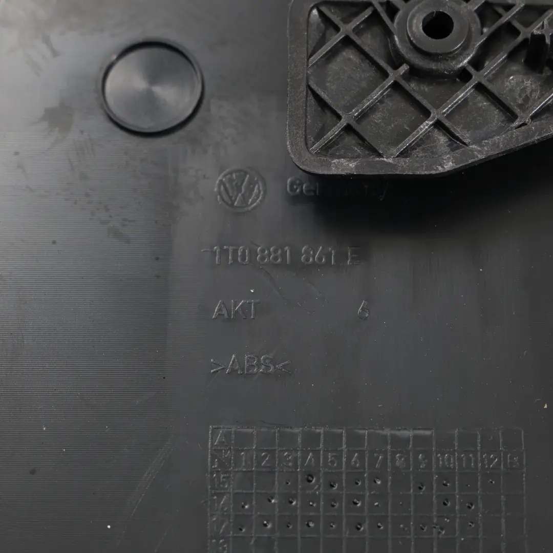 Stolik Półka Fotela Tył do Volkswagen Touran 1T o numerze 1T0881861E Volkswagen Touran 1T Stolik Półka Fotela Tył - SKU 1T0881861E - Numer Części 1T0881861E