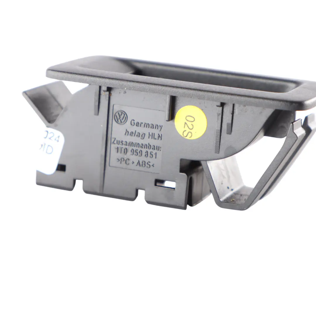 Front Passenger Side Window Lifter Switch Button to Volkswagen Touran 1T with Part number 1T0959851 Volkswagen Touran 1T Front Passenger Side Window Lifter Switch Button - SKU 1T0959851 - Part number 1T0959851