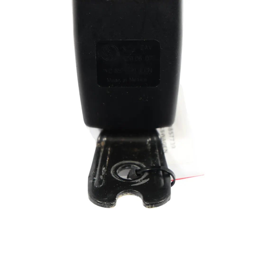 Zapinka Zaczep Pasa Tylna Lewo Prawo do Volkswagen New Beetle o numerze 1Y0857739 Volkswagen New Beetle Zapinka Zaczep Pasa Tylna Lewo Prawo - SKU 1Y0857739 - Numer Części 1Y0857739