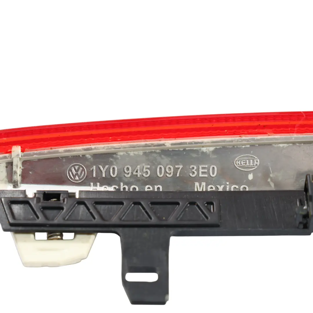 Tercer Faro Trasero Luz De Freno para Volkswagen New Beetle con número de pieza 1Y0945097 Volkswagen New Beetle Tercer Faro Trasero Luz De Freno - SKU 1Y0945097 - Número de pieza 1Y0945097