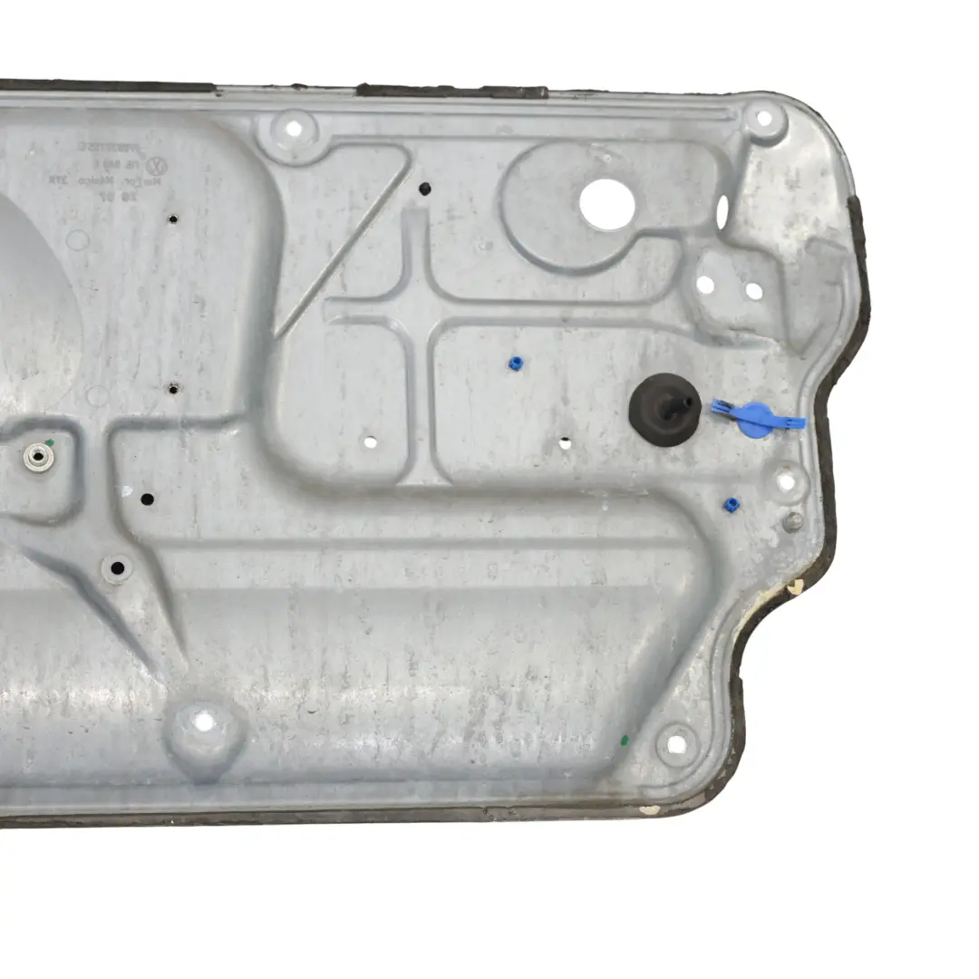 Mocowanie Boczka Drzwi Lewy Przód Uchwyt do Volkswagen VW New Beetle o numerze 1YM890741 Volkswagen VW New Beetle Mocowanie Boczka Drzwi Lewy Przód Uchwyt - SKU 1YM890741 - Numer Części 1YM890741