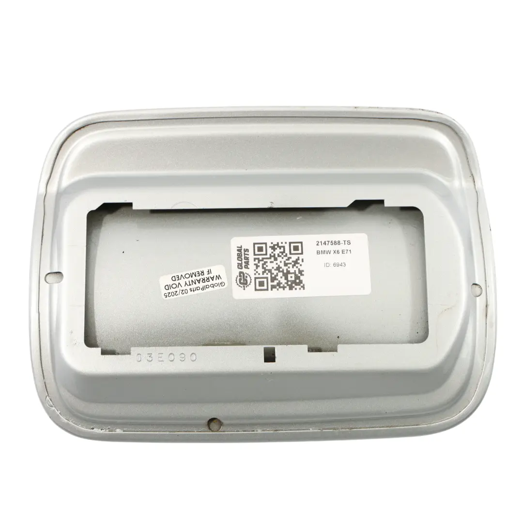 Coperchio Riempimento Carburante Tappo Aletta Titansilber 354 per BMW X6 E71 con numero di parte 2147588 BMW X6 E71 Coperchio Riempimento Carburante Tappo Aletta Titansilber 354 - SKU 2147588-TS - Numero di parte 2147588