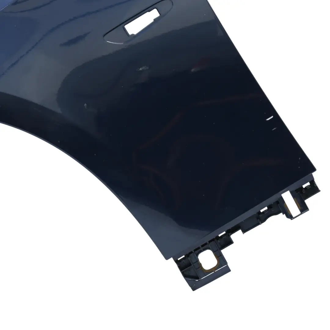 Pannello Laterale Parafango Anteriore Sinistro Tiefseeblau Blue - A76 per BMW E92 con numero di parte 2155919 BMW E92 Pannello Laterale Parafango Anteriore Sinistro Tiefseeblau Blue - A76 - SKU 2155919-DSB - Numero di parte 2155919