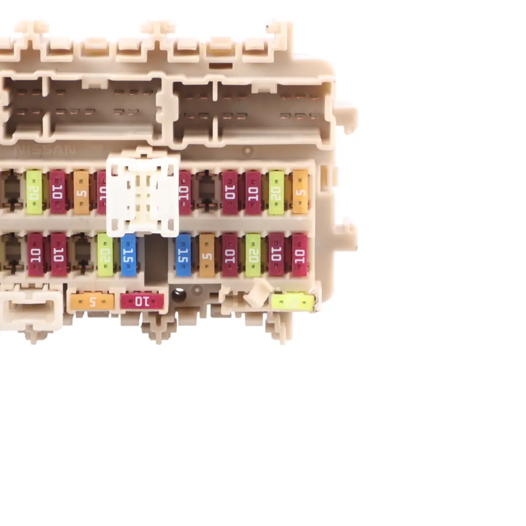 W470 Nissan Navara OM699 Diesel Fuse Relay Box to Mercedes with Part number 252307990A Mercedes W470 Nissan Navara OM699 Diesel Fuse Relay Box - SKU 252307990A - Part number 252307990A