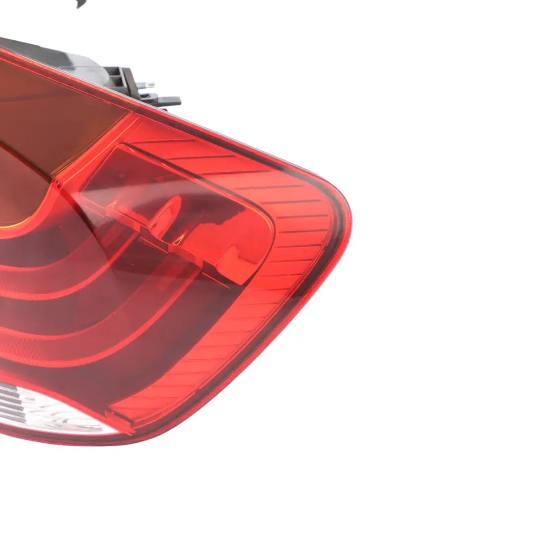 Lampada posteriore BMW X1 E84 Luce nel pannello laterale destro per con numero di parte 2990110 Lampada posteriore BMW X1 E84 Luce nel pannello laterale destro - SKU 2990110-1 - Numero di parte 2990110
