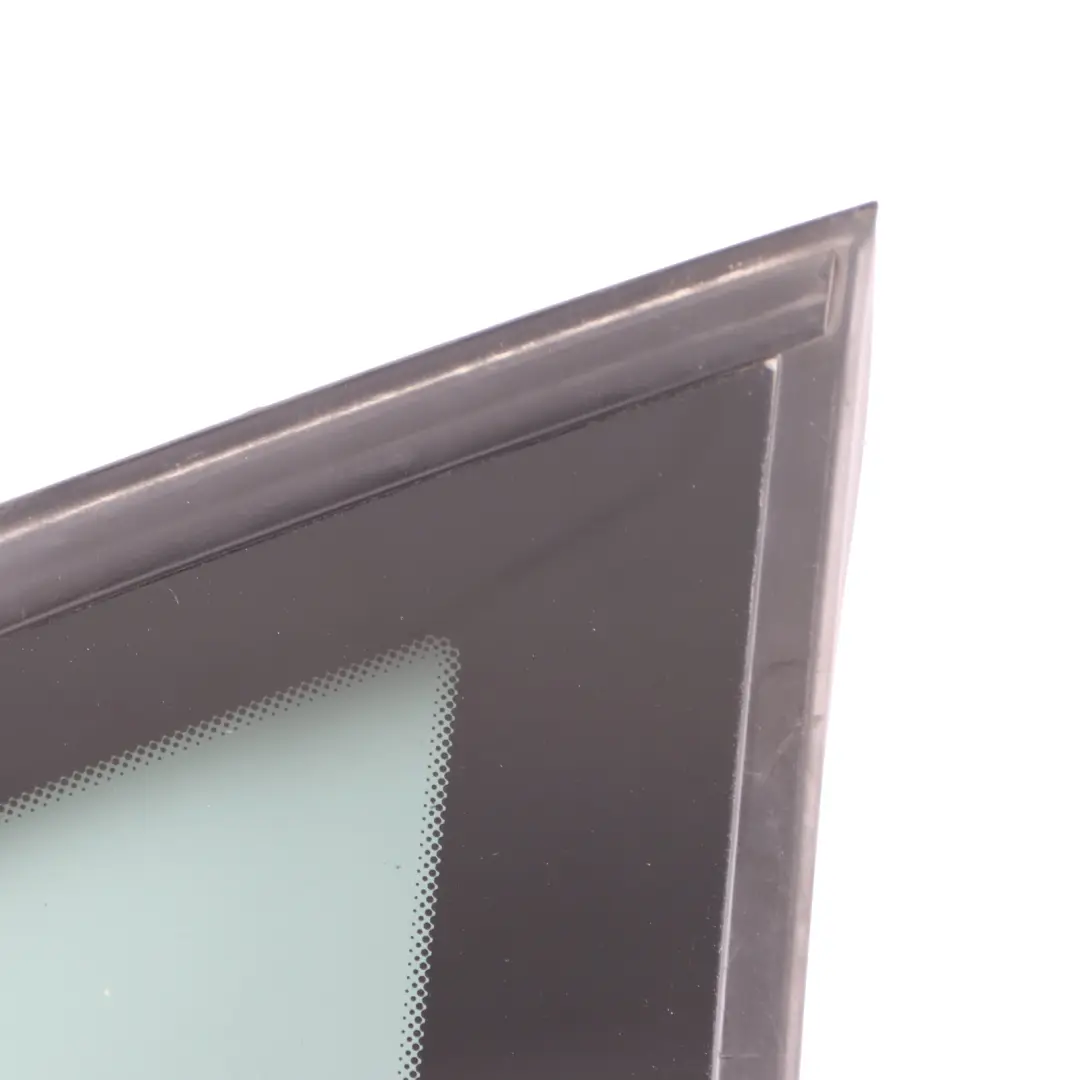 Tail Side Window Glass Rear Right O/S Tinted AS3 to BMW X1 E84 with Part number 2993824 BMW X1 E84 Tail Side Window Glass Rear Right O/S Tinted AS3 - SKU 2993824 - Part number 2993824