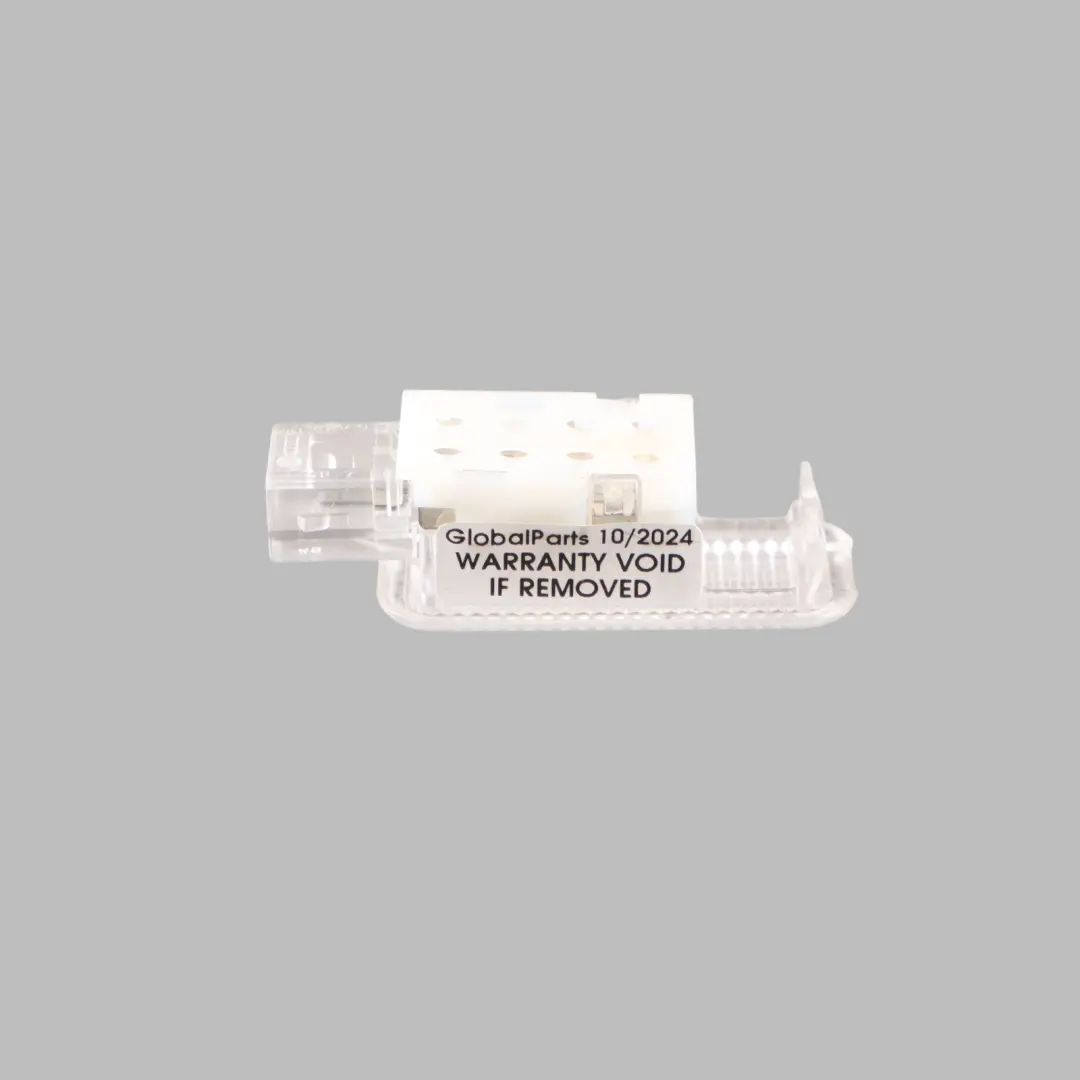 Audi A4 B8 A6 C5 Q7 4L A8 4H Lampka Oświetlenia Kabiny - SKU 4B0947415 - Numer Części 4B0947415
