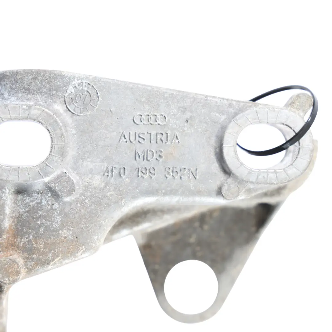 Łapa Mocowanie Wspornik Silnika Prawo do Audi A6 C6 o numerze 4F0199352N Audi A6 C6 Łapa Mocowanie Wspornik Silnika Prawo - SKU 4F0199352N - Numer Części 4F0199352N