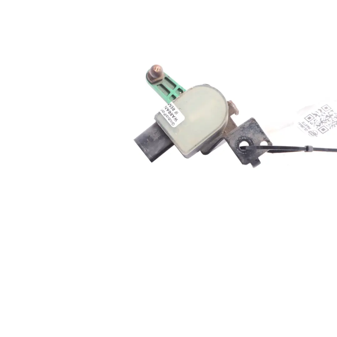 Sensore Altezza Livello Fari Anteriore Destro per Audi TT 8J con numero di parte 4F0907503 Audi TT 8J Sensore Altezza Livello Fari Anteriore Destro - SKU 4F0907503 - Numero di parte 4F0907503