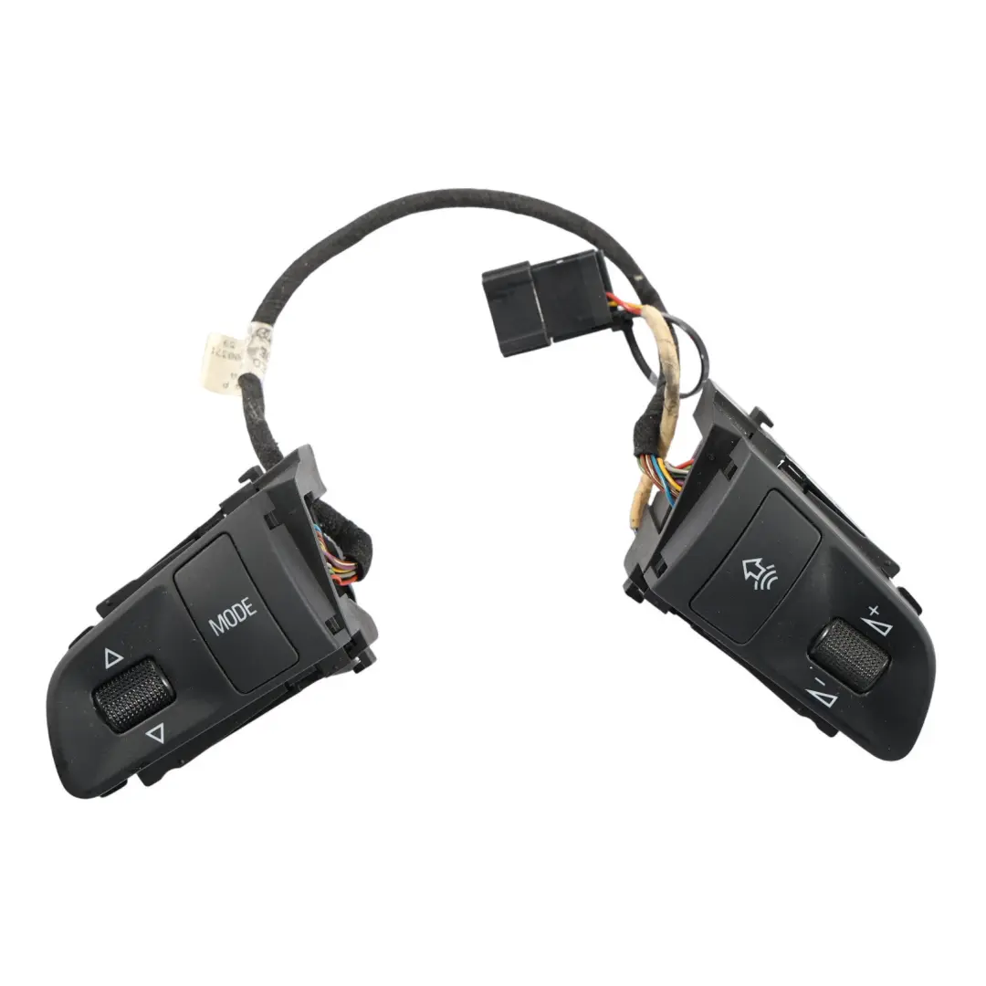 Multifunzione Interruttore Pulsante Set per Audi A3 8P Volante con numero di parte 4F0951527F Audi A3 8P Volante Multifunzione Interruttore Pulsante Set - SKU 4F0951527F - Numero di parte 4F0951527F