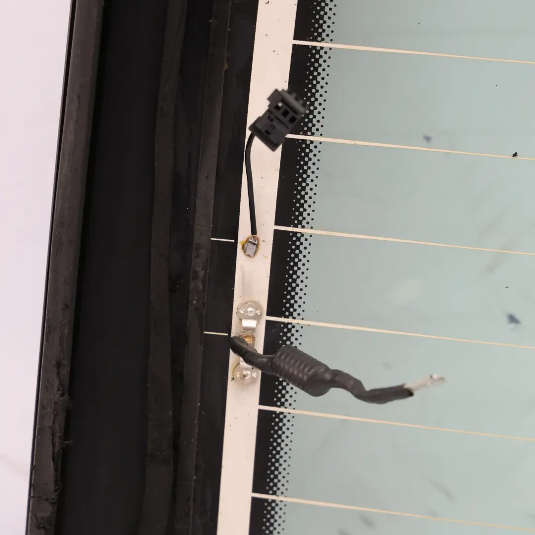 Window Audi A6 C6 Avant Boot Lid Tailgate Glass Glazing AS2 to Rear with Part number 4F9845501B Rear Window Audi A6 C6 Avant Boot Lid Tailgate Glass Glazing AS2 - SKU 4F9845501B - Part number 4F9845501B