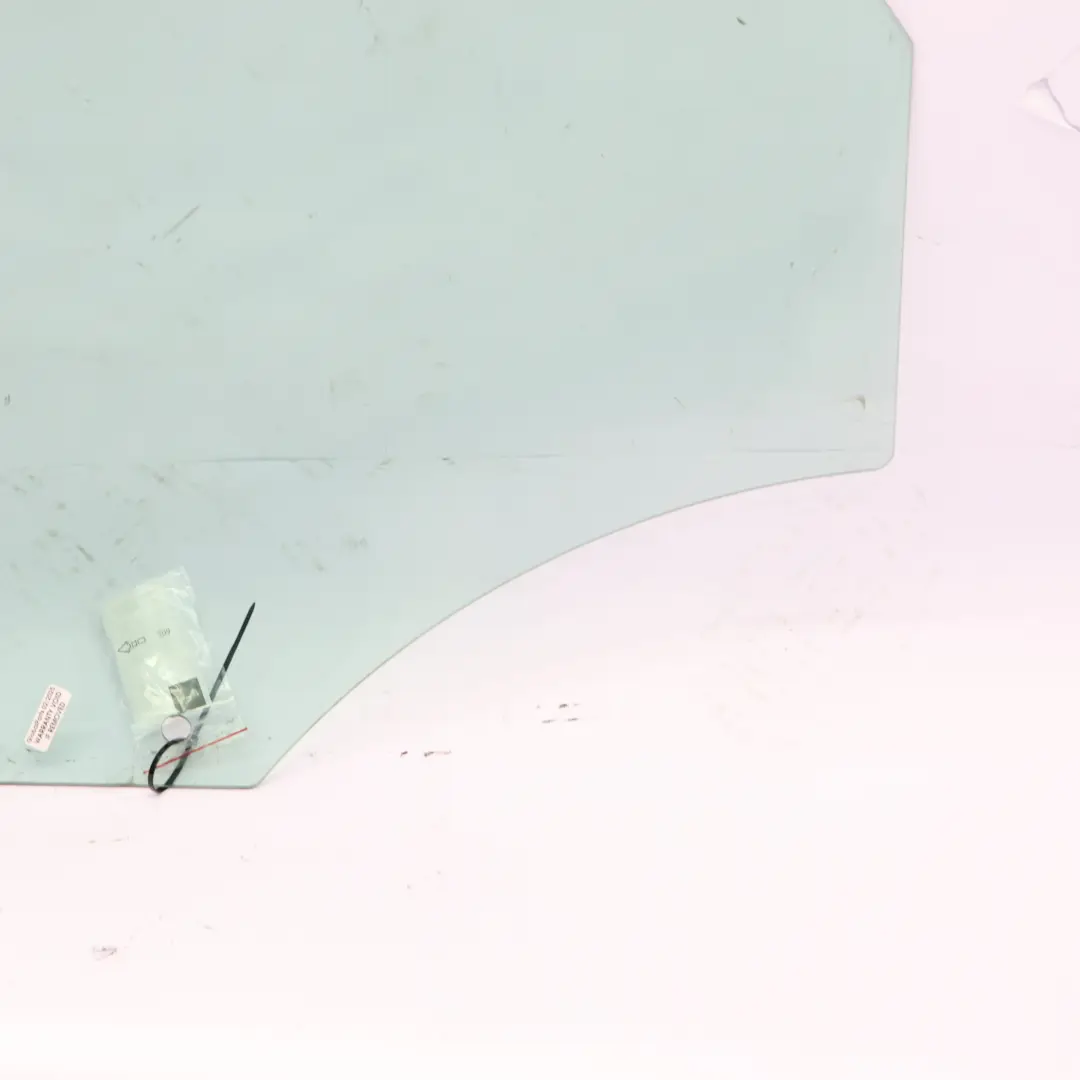 Szyba Drzwi Okno AS2 Prawy Tył do Audi A6 C7 Sedan o numerze 4G5845206 Audi A6 C7 Sedan Szyba Drzwi Okno AS2 Prawy Tył - SKU 4G5845206 - Numer Części 4G5845206