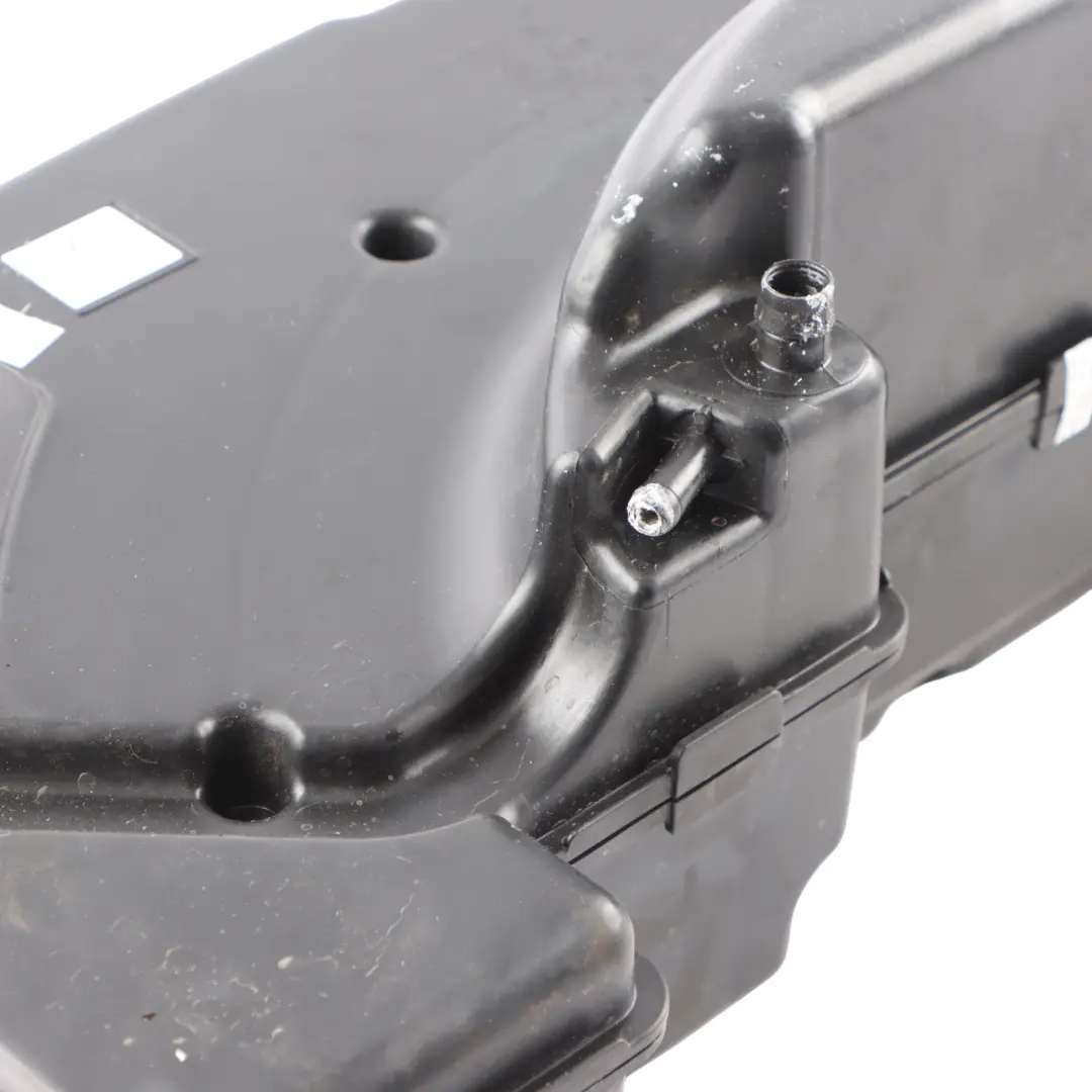 Zbiornik AdBlue Pojemnik Dodatku Do Paliwa do Audi A8 D4 3.0 TDI o numerze 4H0131873C Audi A8 D4 3.0 TDI Zbiornik AdBlue Pojemnik Dodatku Do Paliwa - SKU 4H0131873C - Numer Części 4H0131873C