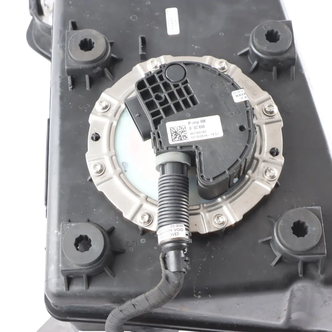 Depósito AdBlue Audi A8 D4 3.0 TDI Aditivo Combustible Botella para con número de pieza 4H0131877L Depósito AdBlue Audi A8 D4 3.0 TDI Aditivo Combustible Botella - SKU 4H0131877L - Número de pieza 4H0131877L