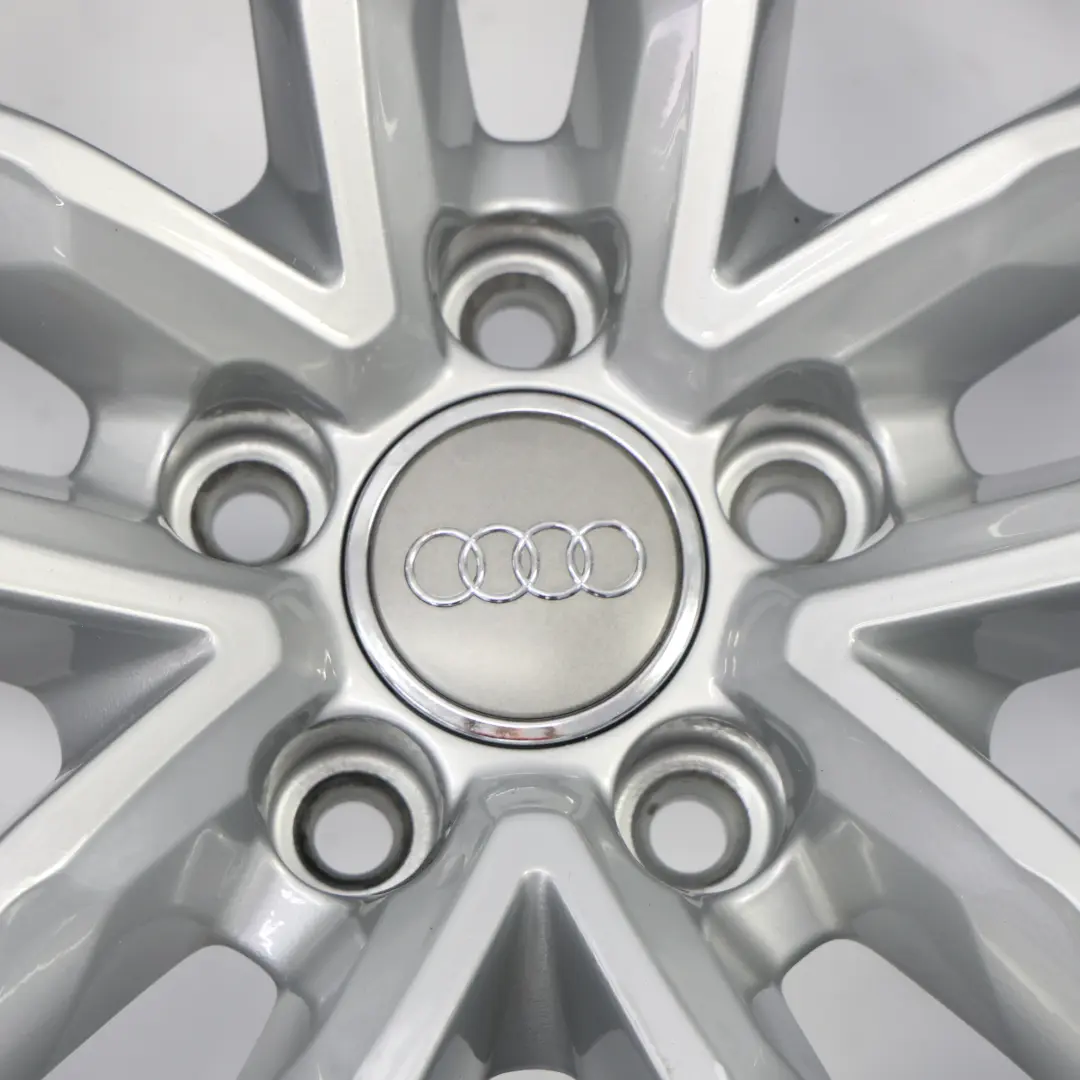 Felga Aluminiowa Srebrna 20" 9J ET:37 do Audi A8 D4 o numerze 4H0601025BR Audi A8 D4 Felga Aluminiowa Srebrna 20" 9J ET:37 - SKU 4H0601025BR-2 - Numer Części 4H0601025BR