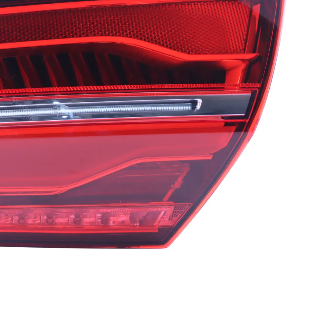 Kotflügel Hinten Lampe Rücklicht Außen LED Rechts für Audi A8 D4 mit Teilenummer 4H0945096K Audi A8 D4 Kotflügel Hinten Lampe Rücklicht Außen LED Rechts - SKU 4H0945096K - Teilenummer 4H0945096K