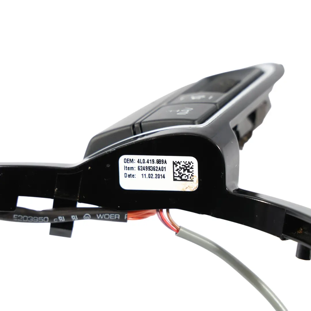 Ramka Multifunkcji Przyciski Kierownicy Czarna 8U0951523 do Audi Q7 4L o numerze 4L0419689A Audi Q7 4L Ramka Multifunkcji Przyciski Kierownicy Czarna 8U0951523 - SKU 4L0419689A-1 - Numer Części 4L0419689A