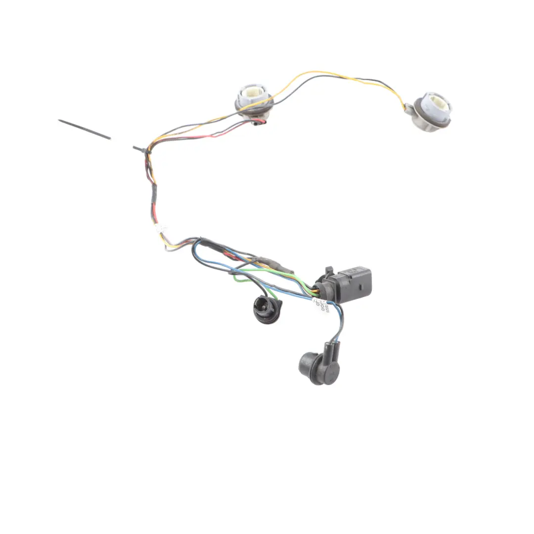 Wiązka Przewodów Lampy Tylnej Tył Lewo Prawo do Audi Q7 4L o numerze 4L0945221 Audi Q7 4L Wiązka Przewodów Lampy Tylnej Tył Lewo Prawo - SKU 4L0945221 - Numer Części 4L0945221