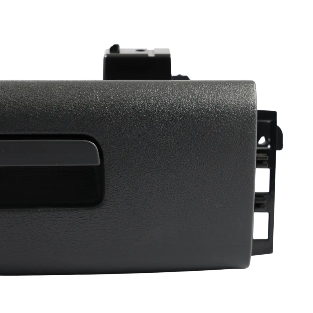 Vano Portaoggetti Sedile Anteriore Sinistro per Volkswagen Golf Sportsvan con numero di parte 510882599 Volkswagen Golf Sportsvan Vano Portaoggetti Sedile Anteriore Sinistro - SKU 510882599 - Numero di parte 510882599