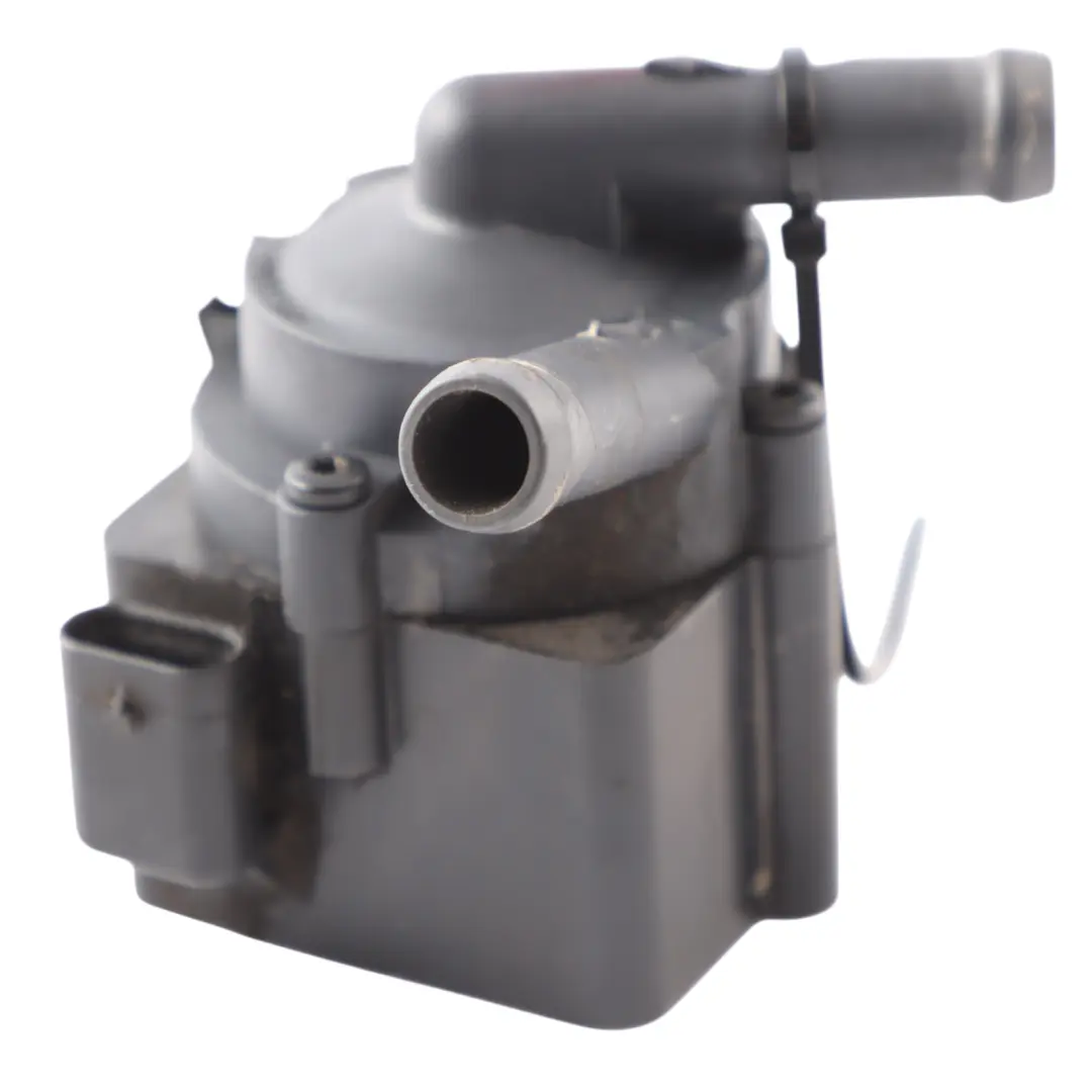 Bomba Agua Auxiliar Circulación Refrigerante para Audi A4 B9 con número de pieza 5N0965561 Audi A4 B9 Bomba Agua Auxiliar Circulación Refrigerante - SKU 5N0965561-1 - Número de pieza 5N0965561