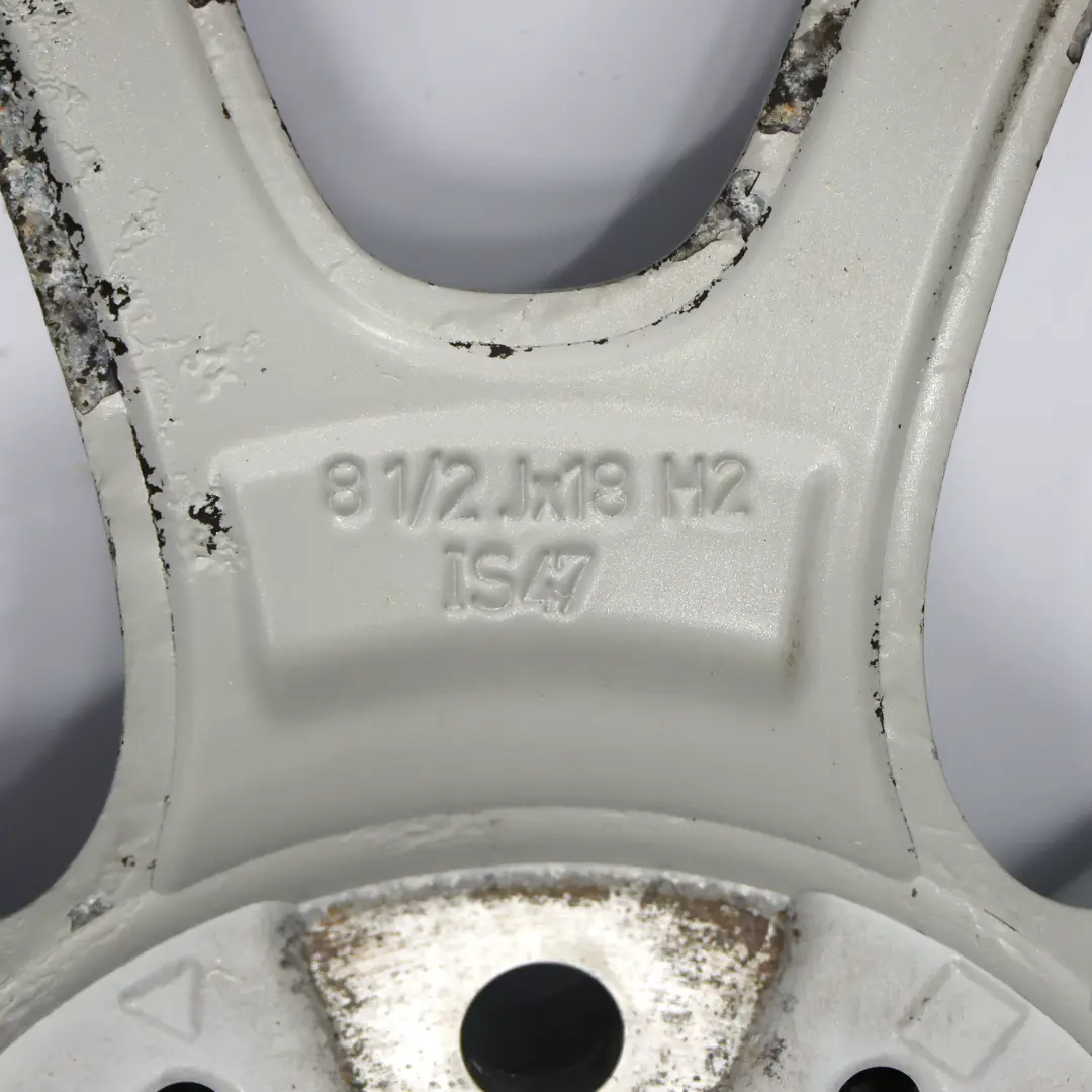 Srebrna Felga Aluminiowa 18" 8,5J ET:47 Styling 398 do BMW F30 F31 o numerze 6796251 BMW F30 F31 Srebrna Felga Aluminiowa 18" 8,5J ET:47 Styling 398 - SKU 6796251-3 - Numer Części 6796251