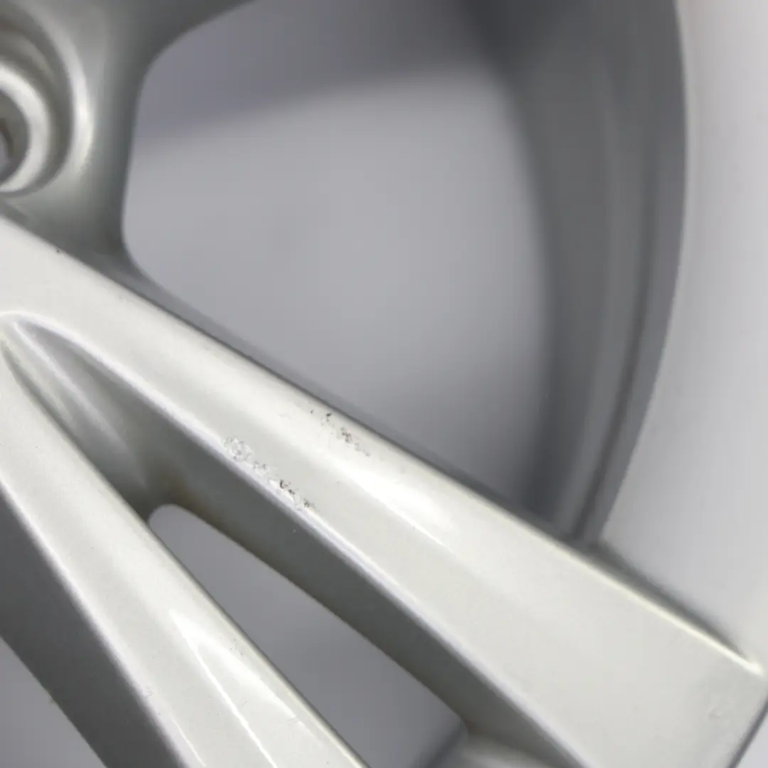 Srebrna Felga Aluminiowa 17" ET:54 7.5J Styling 385 do BMW F45 F46 o numerze 6855086 BMW F45 F46 Srebrna Felga Aluminiowa 17" ET:54 7.5J Styling 385 - SKU 6855086-2 - Numer Części 6855086