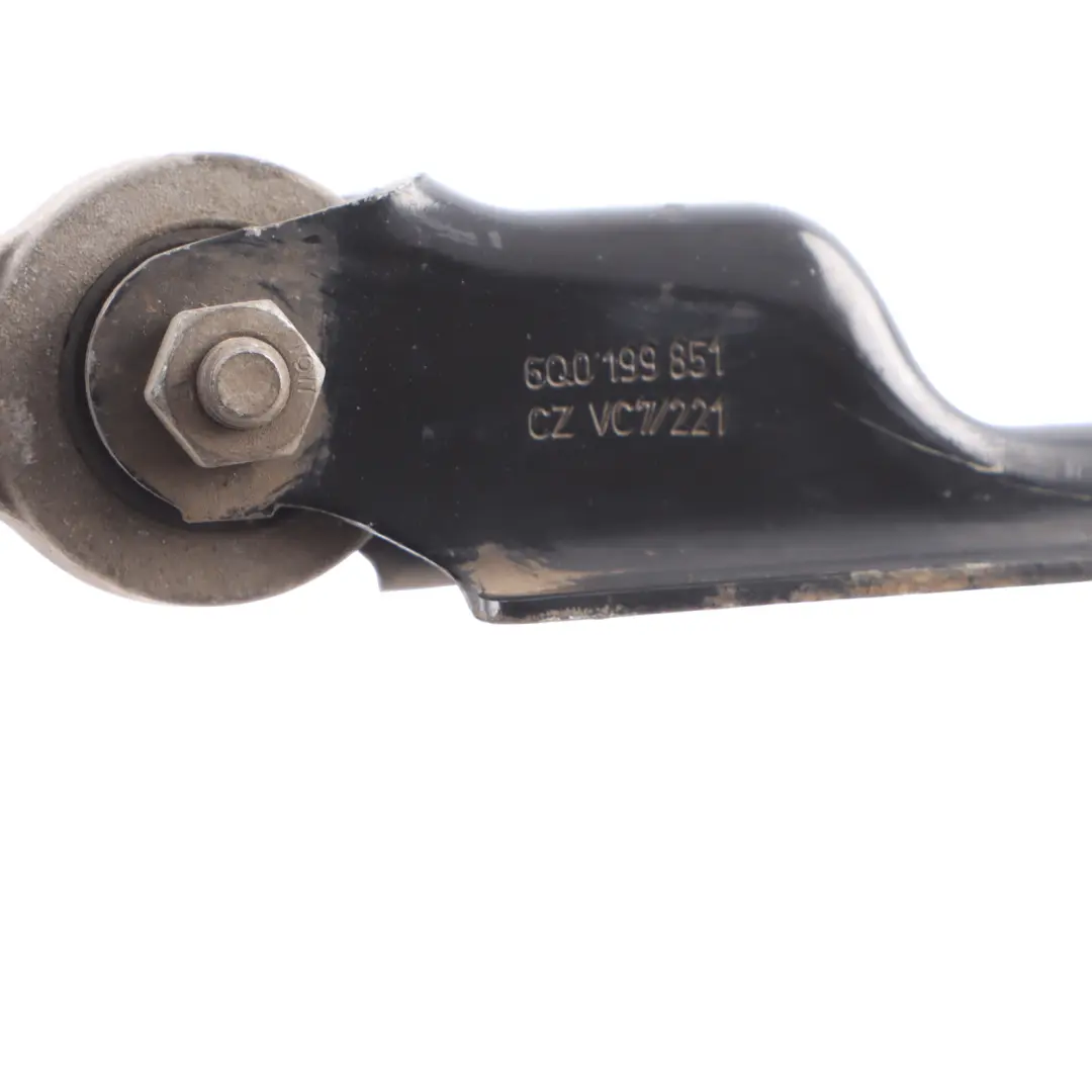 Łapa Mocowanie Wspornik Silnika do Audi A1 S1 8X 2.0 TFSI o numerze 6Q0199851AT Audi A1 S1 8X 2.0 TFSI Łapa Mocowanie Wspornik Silnika - SKU 6Q0199851AT - Numer Części 6Q0199851AT