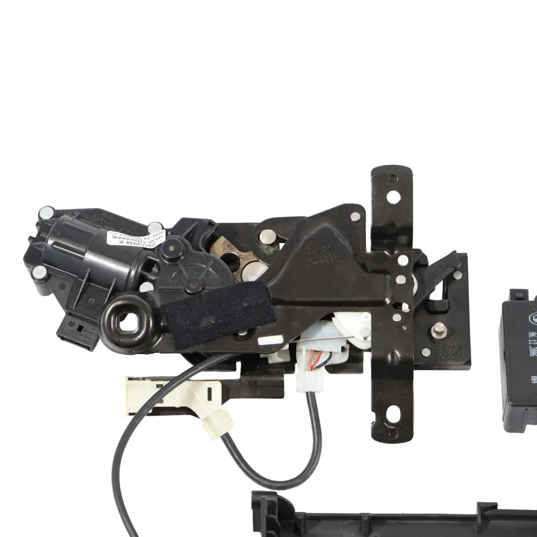 Mechanizm Zamek Klapy Bagażnika do BMW E93 F33 Cabrio o numerze 7129214 BMW E93 F33 Cabrio Mechanizm Zamek Klapy Bagażnika - SKU 7129214-1 - Numer Części 7129214