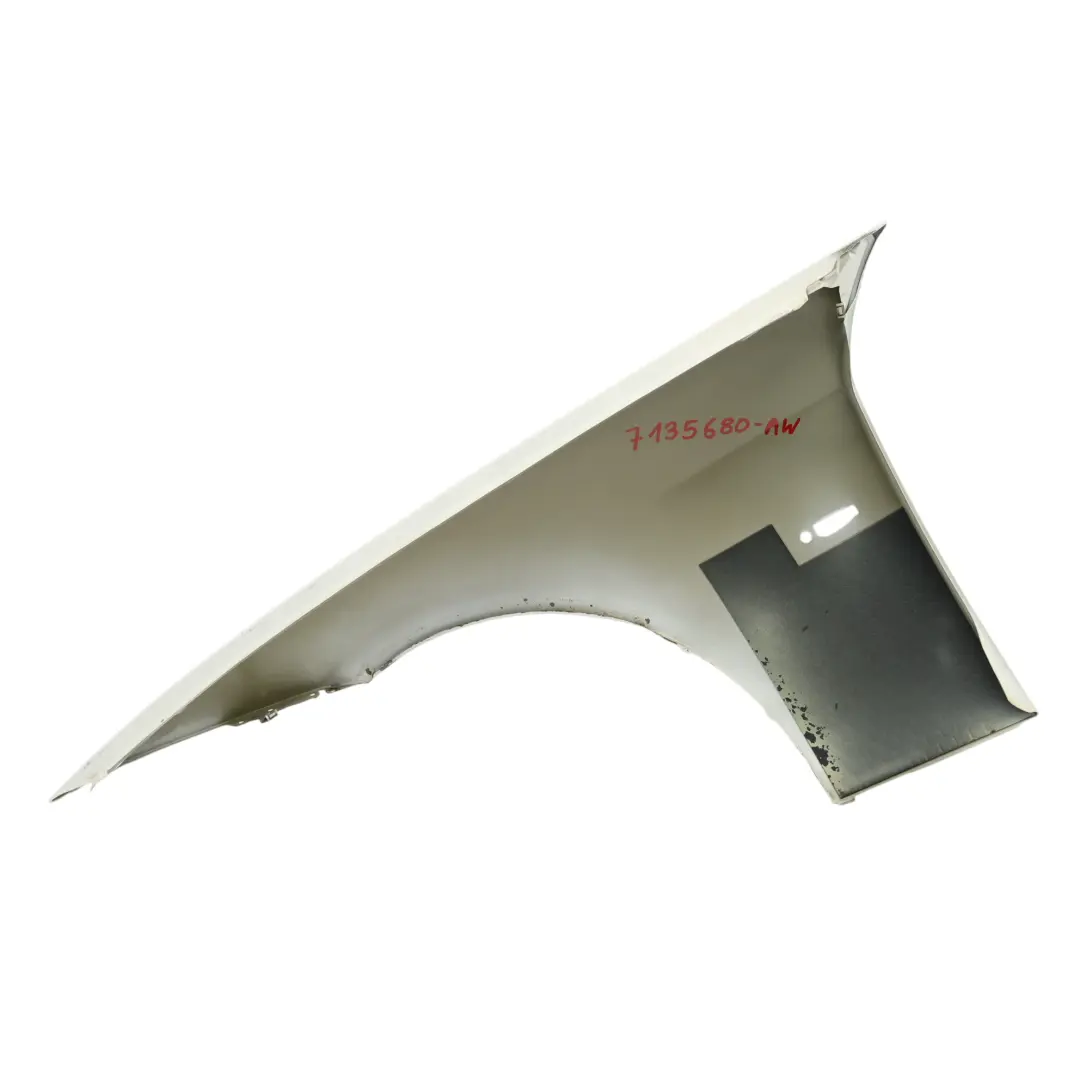 Pannello Laterale BMW E90 E91 Parafango Anteriore Destro Alpinweiss Bianco - 300 per con numero di parte 7135680 Pannello Laterale BMW E90 E91 Parafango Anteriore Destro Alpinweiss Bianco - 300 - SKU 7135680-AW - Numero di parte 7135680