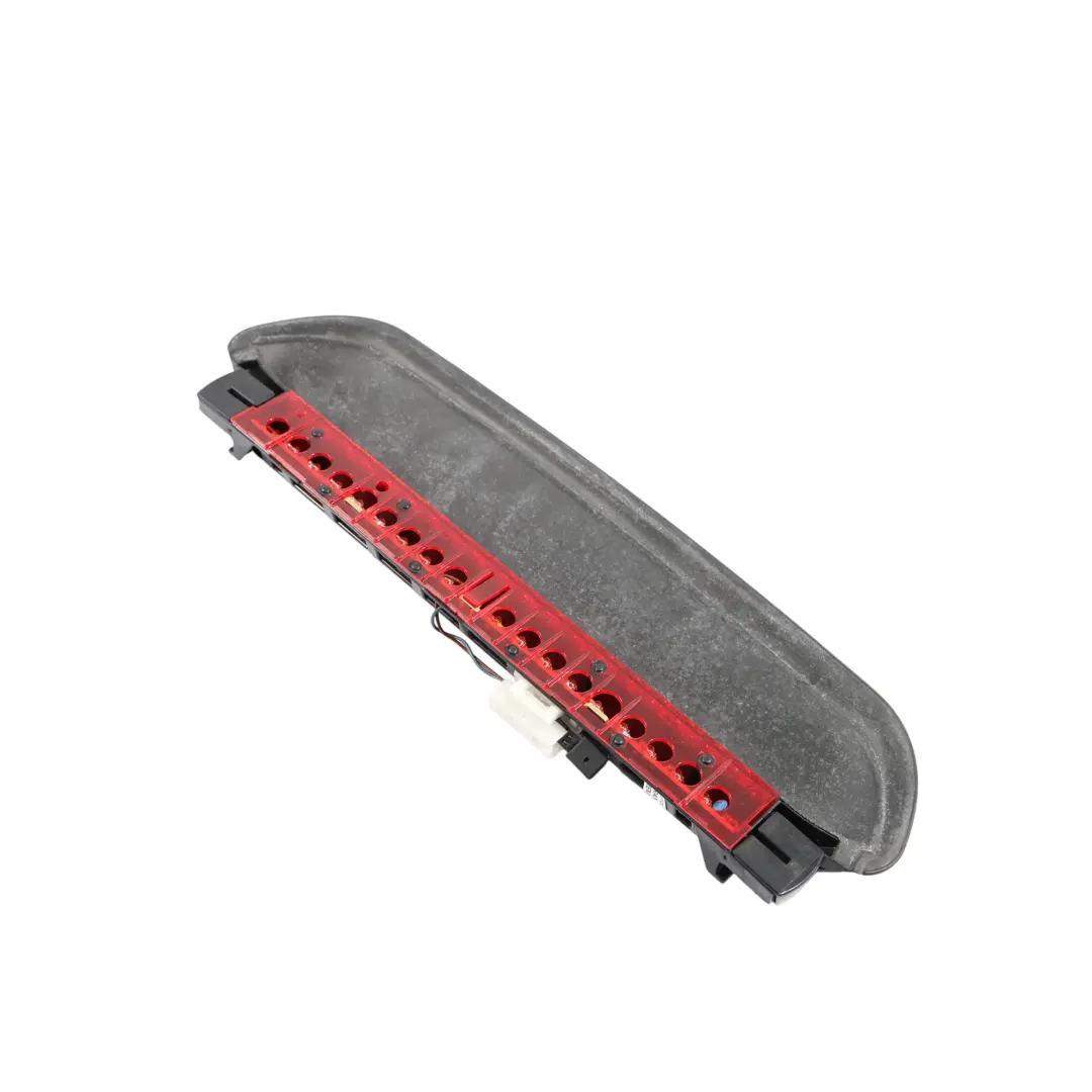 Terza Luce Stop Luce Stop Grigio per BMW E90 E90N con numero di parte 7145519 BMW E90 E90N Terza Luce Stop Luce Stop Grigio - SKU 7145519 - Numero di parte 7145519