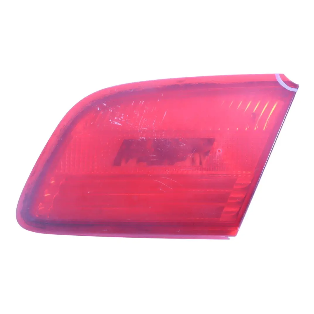 Lampada posteriore nel portellone del bagagliaio destra per BMW E92 con numero di parte 7162300 BMW E92 Lampada posteriore nel portellone del bagagliaio destra - SKU 7162300-3 - Numero di parte 7162300
