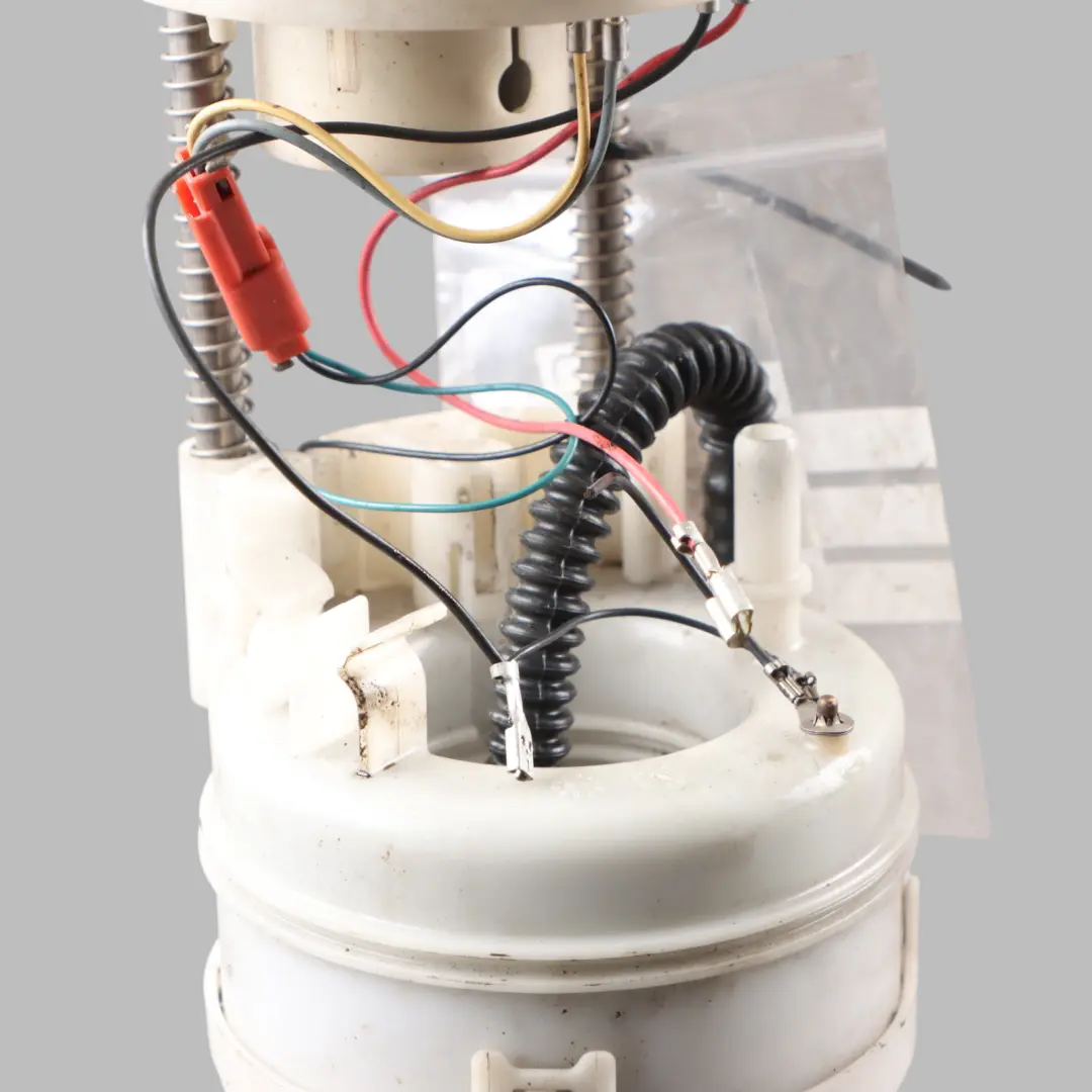 4.8i N62N Petrol Fuel Tank Sending Delivery Unit Pump to BMW X5 E70 with Part number 7195464 BMW X5 E70 4.8i N62N Petrol Fuel Tank Sending Delivery Unit Pump - SKU 7195464 - Part number 7195464