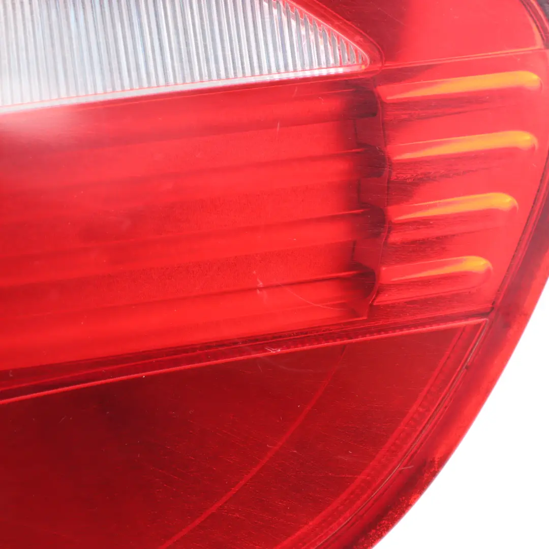 Luz Trasera Embellecedor En El Panel Lateral Derecho para BMW X5 E70 con número de pieza 7200818 BMW X5 E70 Luz Trasera Embellecedor En El Panel Lateral Derecho - SKU 7200818-1 - Número de pieza 7200818