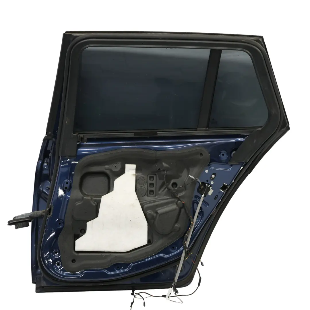 Drzwi Prawe Tylne Tiefseeblau Niebieski Metalik - A76 do BMW F11 Touring o numerze 7206120 BMW F11 Touring Drzwi Prawe Tylne Tiefseeblau Niebieski Metalik - A76 - SKU 7206120-DSB1 - Numer Części 7206120