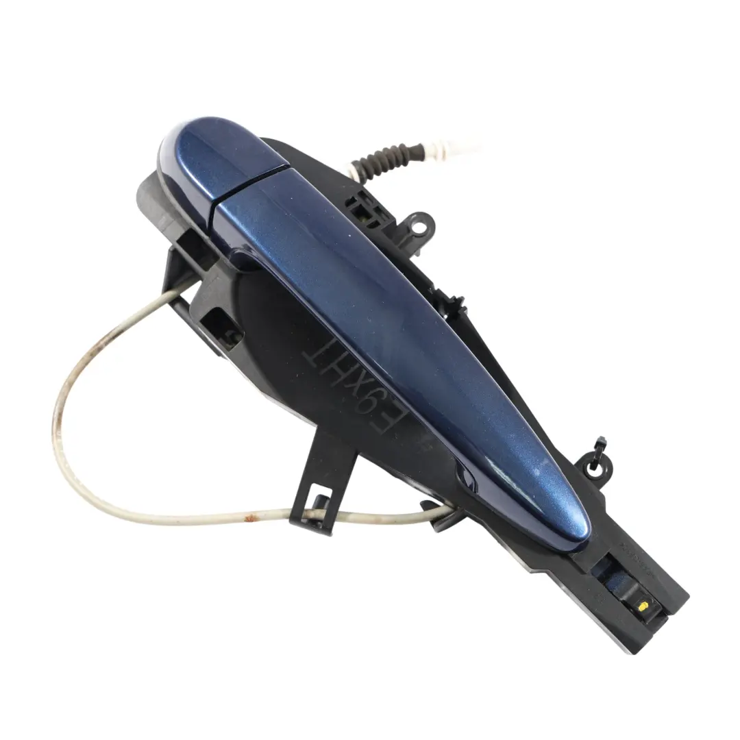 Maniglia Porta Posteriore Sinistra Blu Mare Profondo A76 per BMW X4 F26 F20 con numero di parte 7207561 BMW X4 F26 F20 Maniglia Porta Posteriore Sinistra Blu Mare Profondo A76 - SKU 7207561-DSB - Numero di parte 7207561