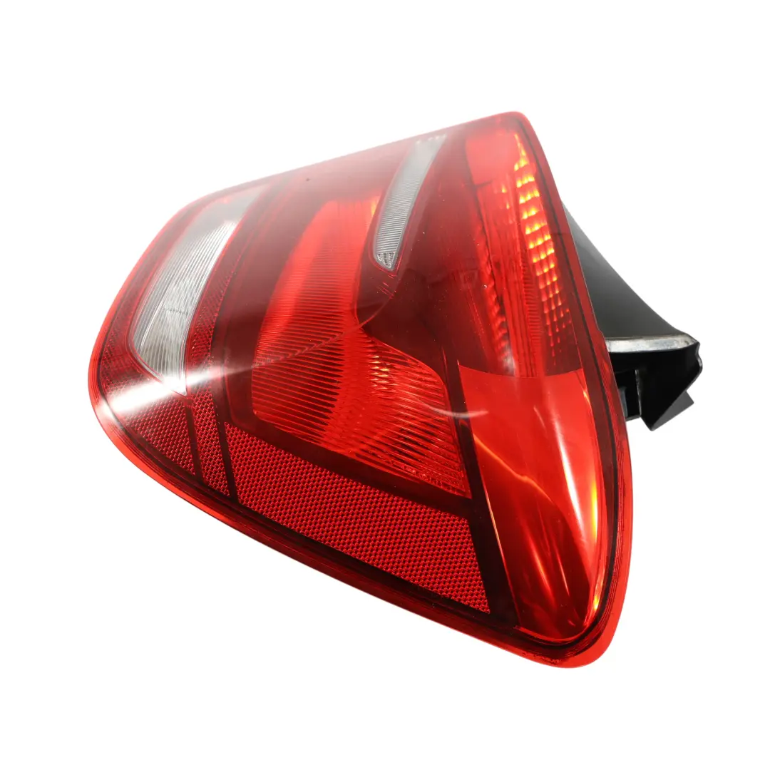 Piloto Trasero Blanco Intermitente Derecho TAIWAN para BMW F20 F21 con número de pieza 7270098 BMW F20 F21 Piloto Trasero Blanco Intermitente Derecho TAIWAN - SKU 7270098-1 - Número de pieza 7270098