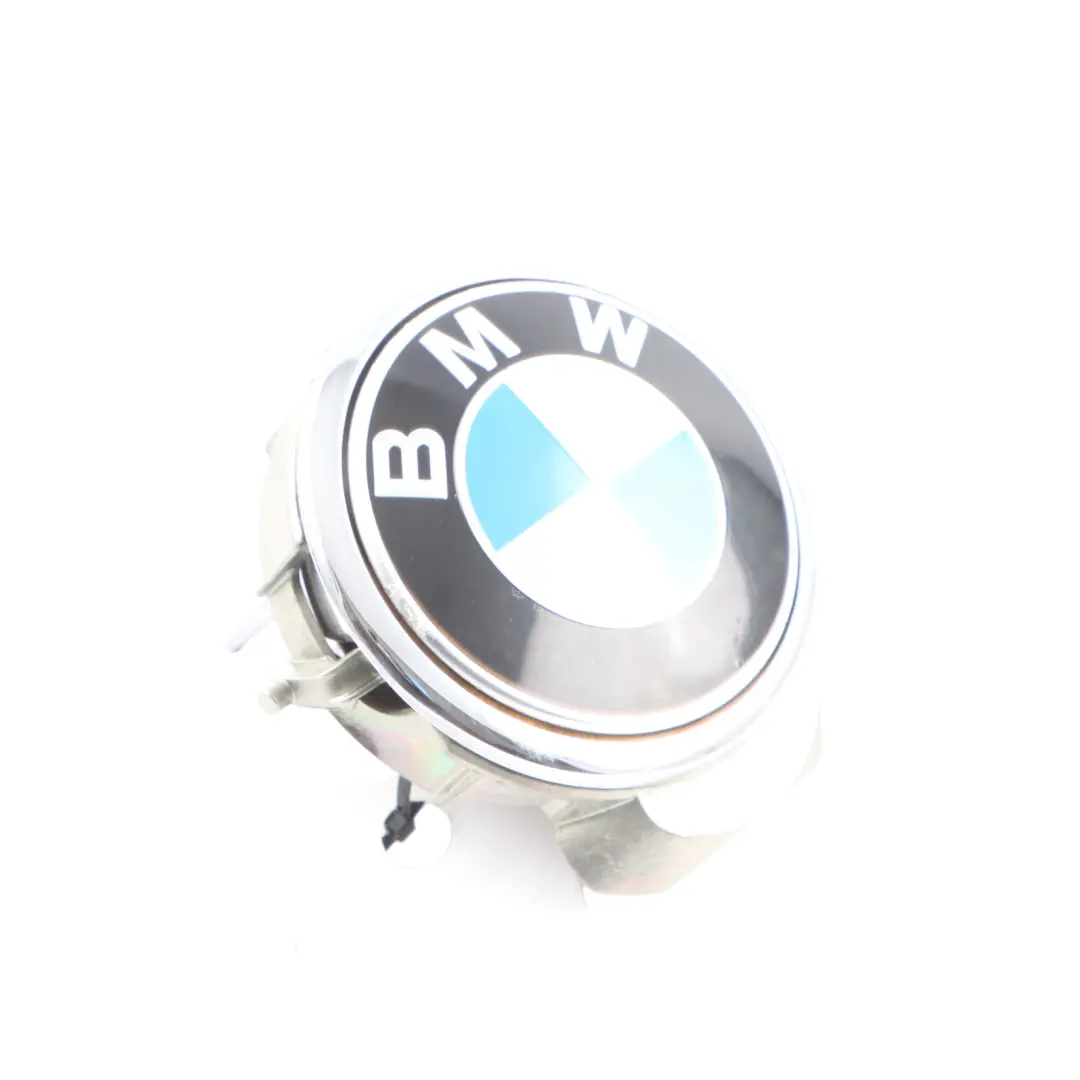 Emblem Button BMW F06 F12 F13 F31 Boot Handle Reversing Camera Housing to with Part number 7273659 Emblem Button BMW F06 F12 F13 F31 Boot Handle Reversing Camera Housing - SKU 7273659 - Part number 7273659